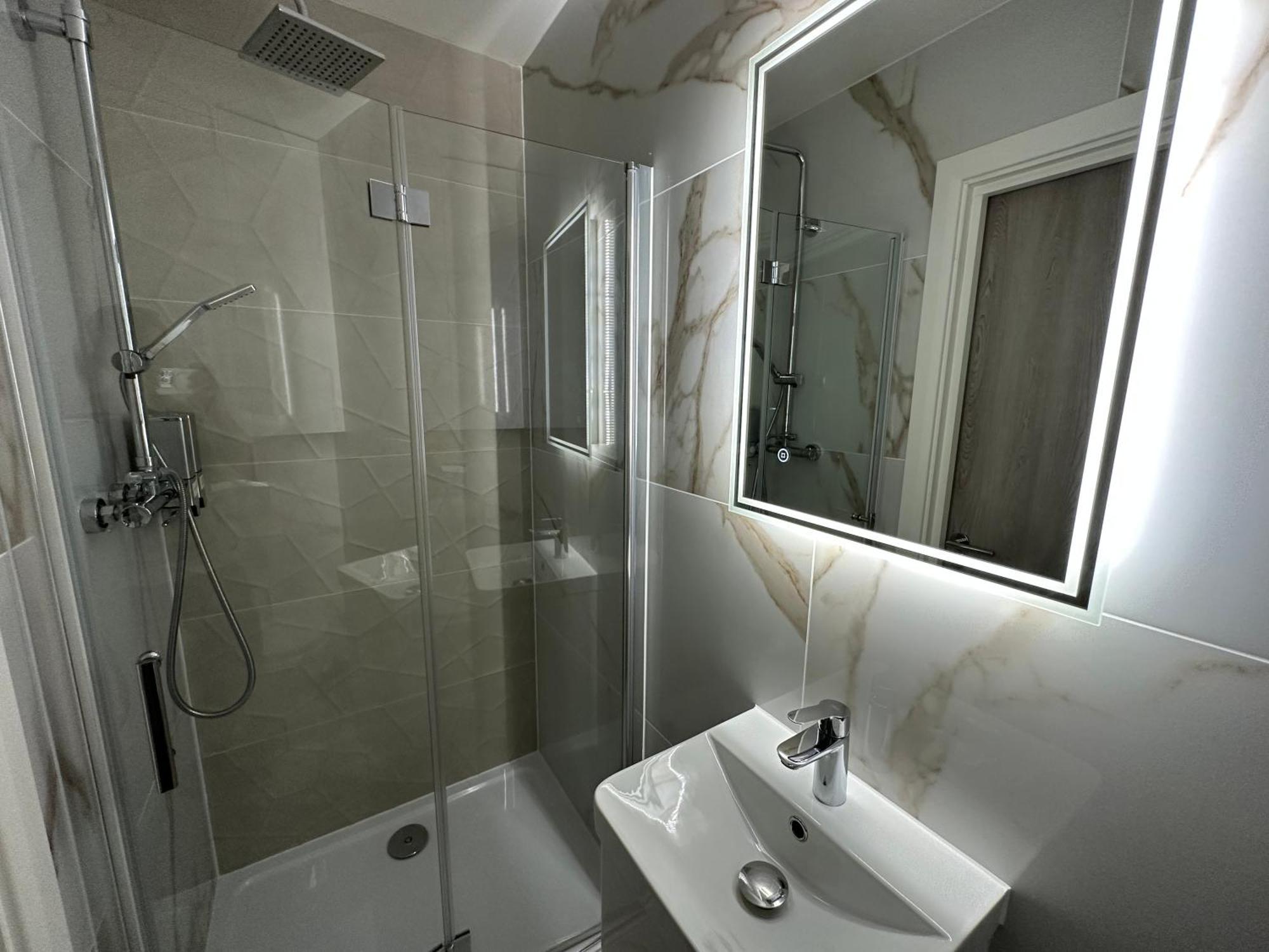 Luxury 2 Bedrooms - 2 Bathrooms - F5 لندن المظهر الخارجي الصورة